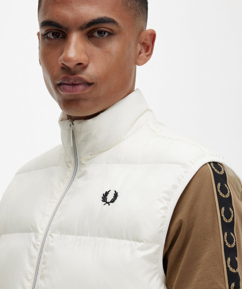 トップス Fred Perry Insulated Gilet (Ecru) フレッドペリー Insulated Gilet FRED PERRY 2025秋冬新作 レディース