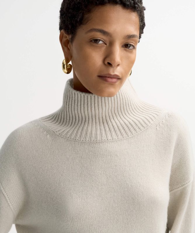 Soft Goat Boyfriend Turtleneck Cashmere Jumper
