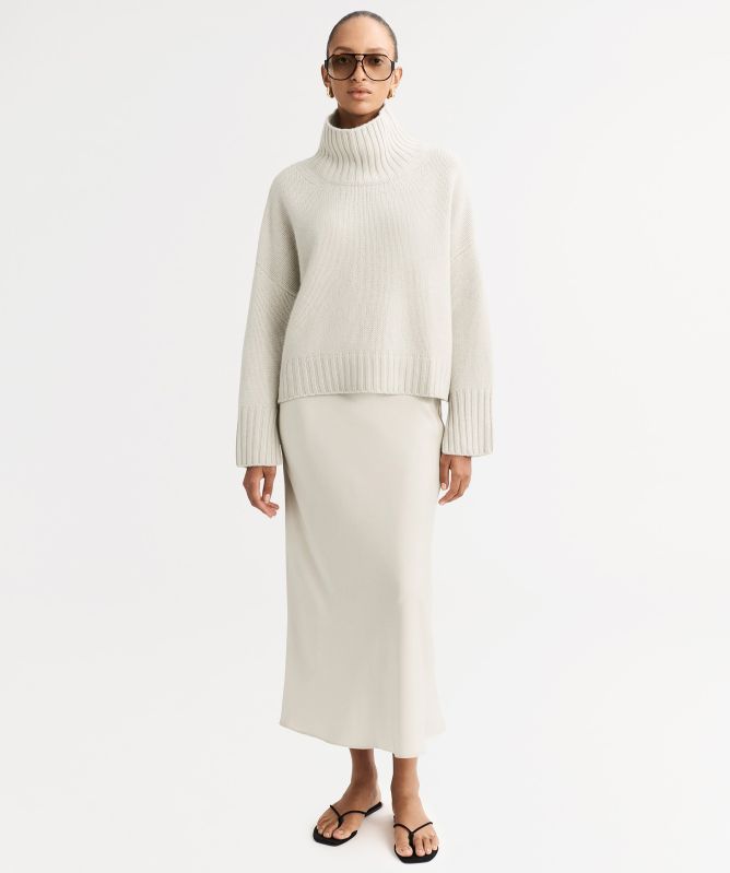 Soft Goat Girlfriend Turtleneck Cashmere Jumper