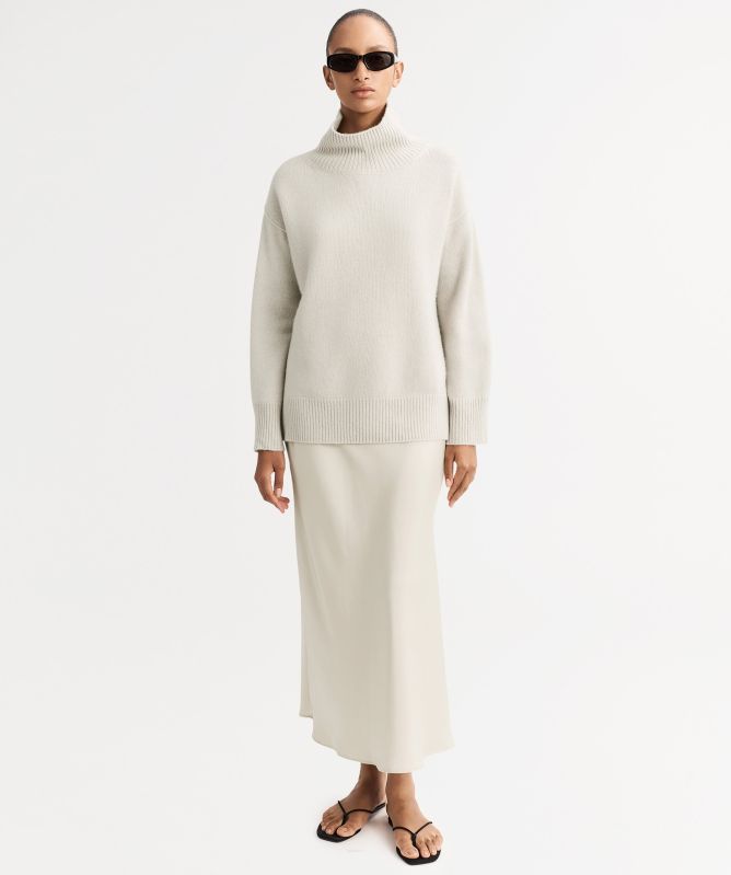 Soft Goat Boyfriend Turtleneck Cashmere Jumper