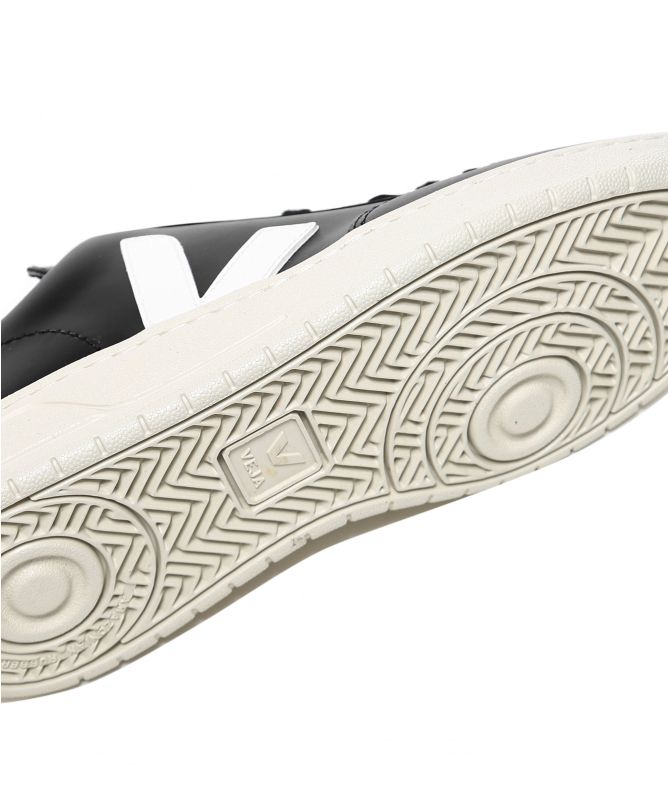 VEJA Women's Leather V-12 Trainers