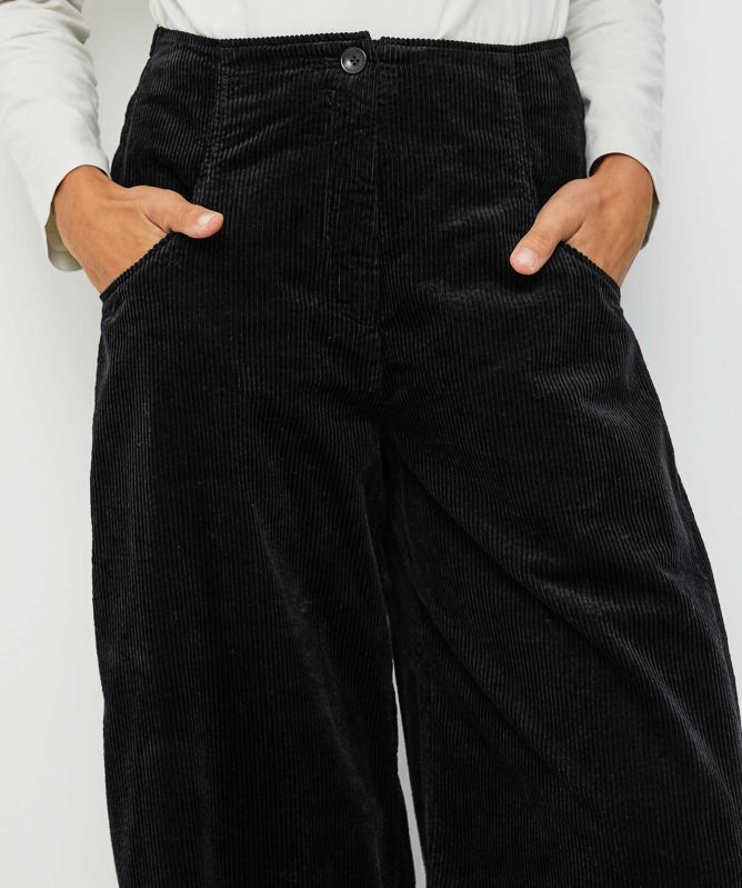 【IONSEOUL】Harris Pintuck Corduroy Pants 4JH660 Corduroy pants, Black | Manufactum