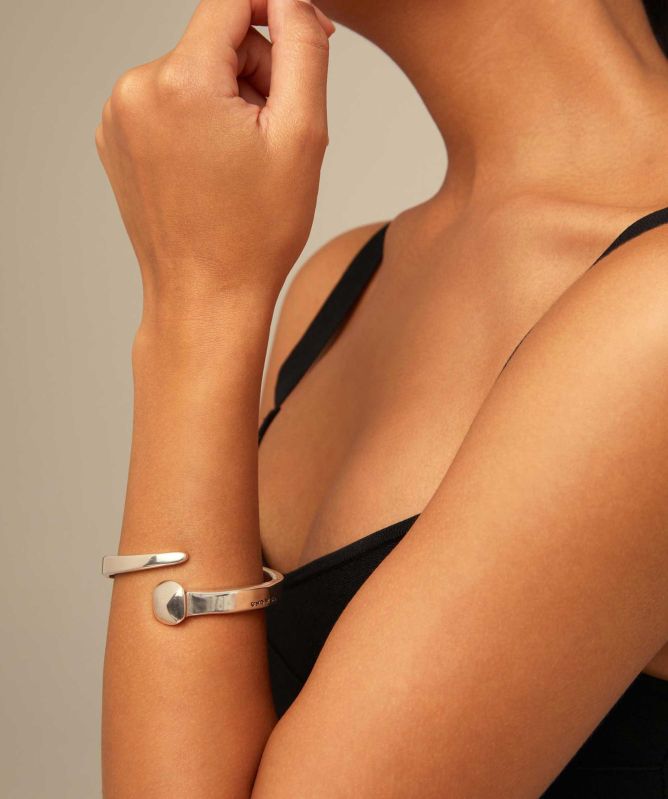UNOde50 New Nail Hinge Bangle