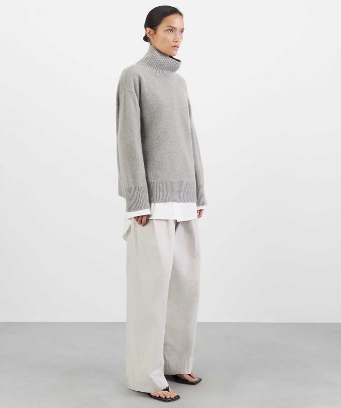 Soft Goat Boyfriend Turtleneck Cashmere Jumper