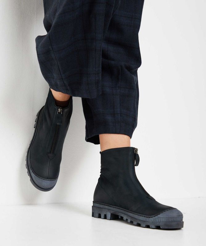 Lofina Leather Zip Front Boots