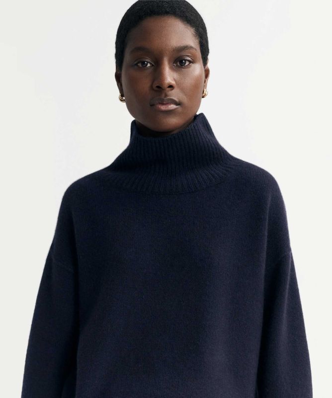 Soft Goat Boyfriend Turtleneck Cashmere Jumper