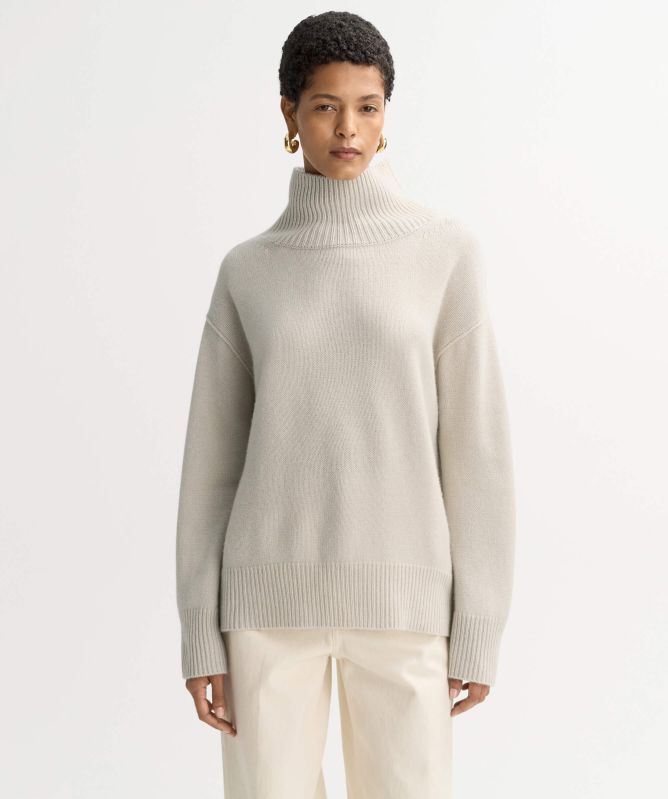 Soft Goat Boyfriend Turtleneck Cashmere Jumper