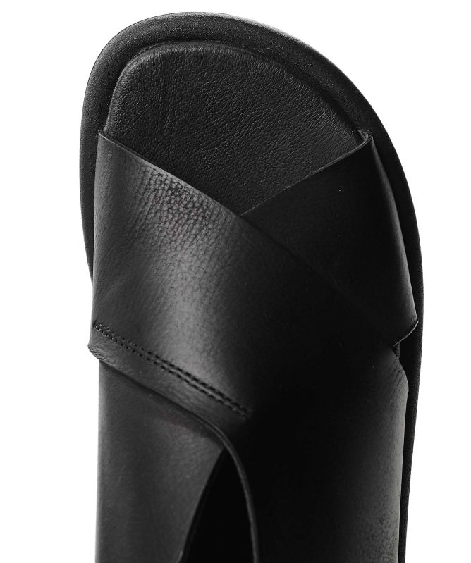 Lofina V Front Leather Sandals